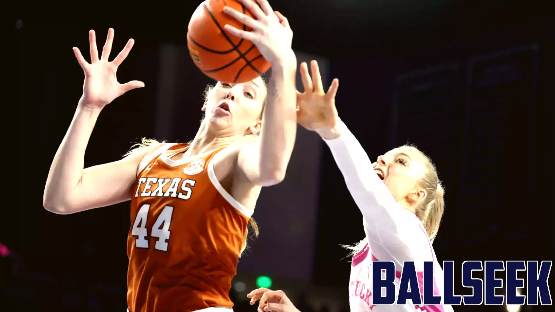 Longhorns Dominate Wildcats in Convincing Victory